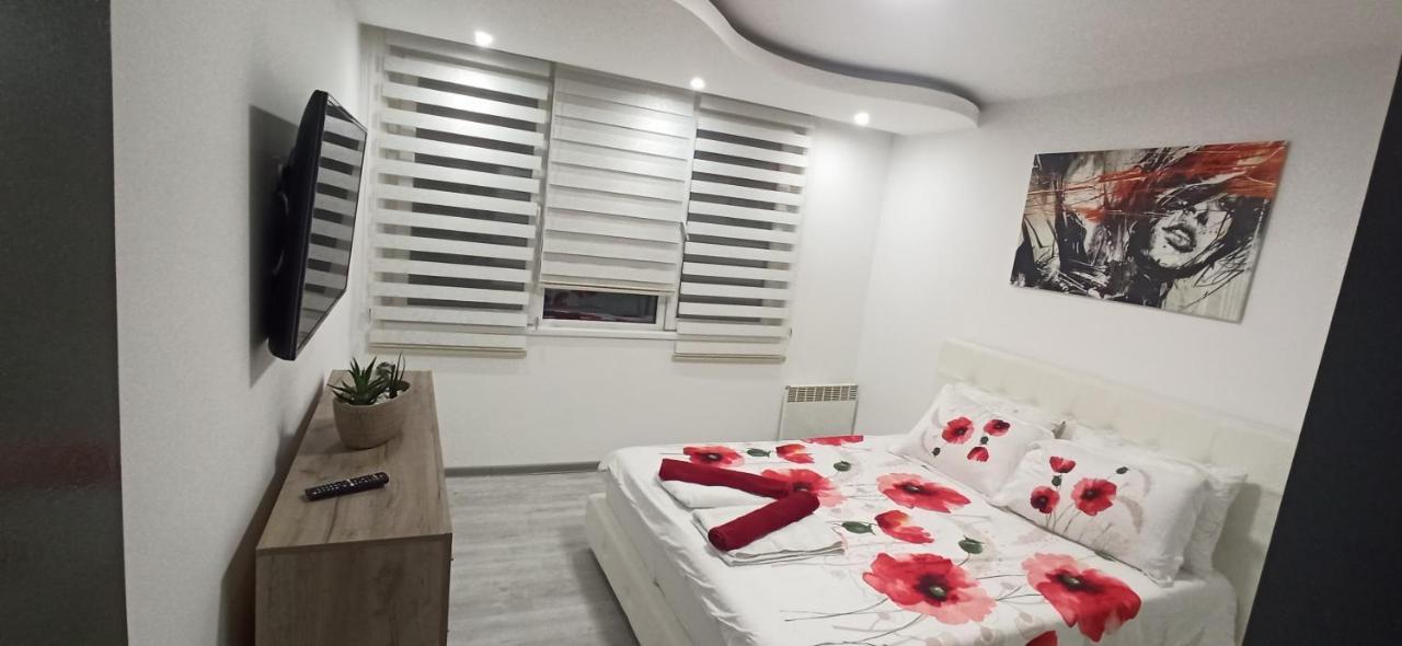 Lux Apartment 7, Parking Ni Dış mekan fotoğraf